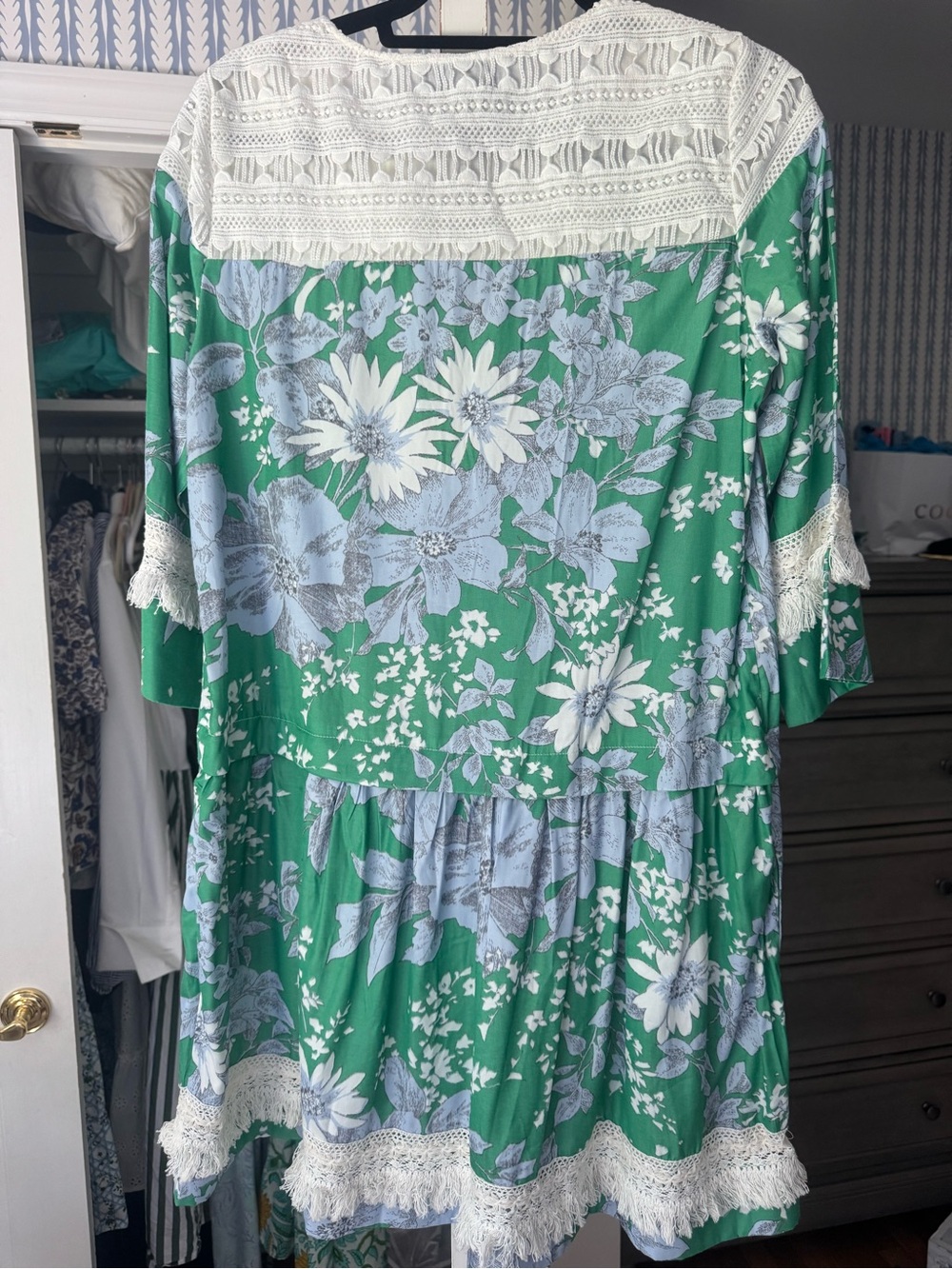 NWT Tuckernuck Green Floral Mini Dress with White Lace Trim NWT - Picture 4 of 4